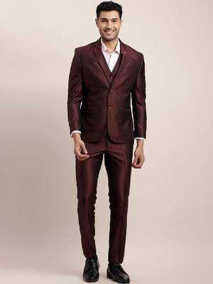 Tailored-fit single-breasted three-piece suit 1