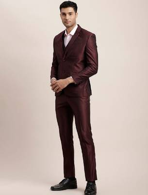 Tailored-fit single-breasted three-piece suit 3