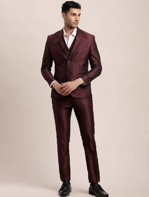 Tailored-fit single-breasted three-piece suit 4