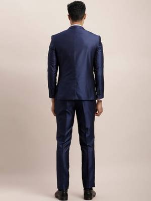 Tailored-fit single-breasted three-piece suit 2
