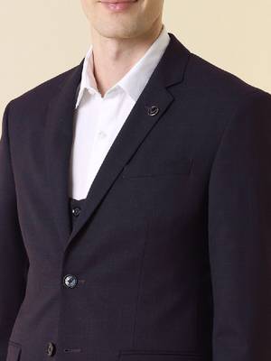 Slim-fit single-breasted three-piece suit 4