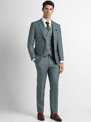 Slim-fit single-breasted three-piece suit 1
