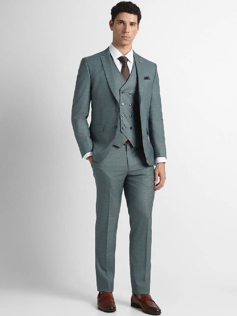 Slim-fit single-breasted three-piece suit
