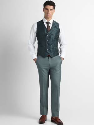 Slim-fit single-breasted three-piece suit 2