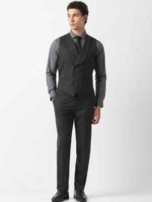 Slim-fit single-breasted three-piece suit 2