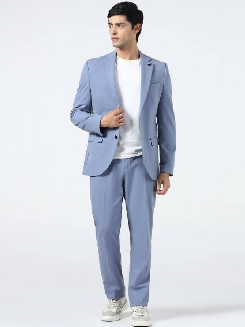 Slim-fit single-breasted two-piece suit