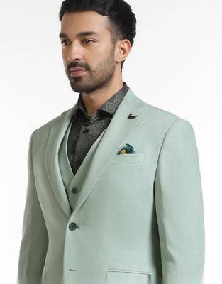 Slim-fit single-breasted three-piece suit 2