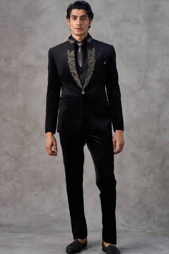 Zari floral embroidered tailored fit 6 piece suits
