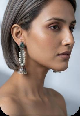 White trendy silver plated earrings for women 1