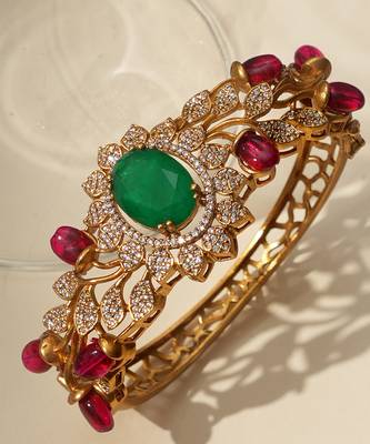 Gold plated green stone kundan bracelet 2