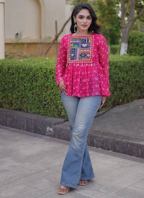 Women   s faux georgette bandhani print kurti with kutchi patchwork - free size 3
