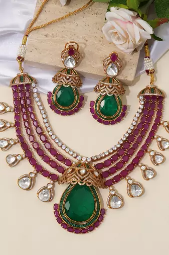 Gold plated emerald green stone layered necklace set