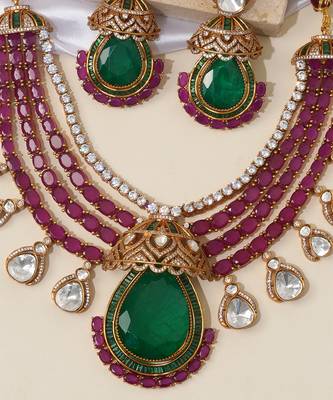Gold plated emerald green stone layered necklace set 3
