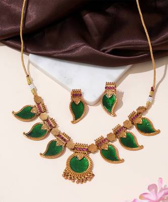 Gold plated green leaf necklace set 2