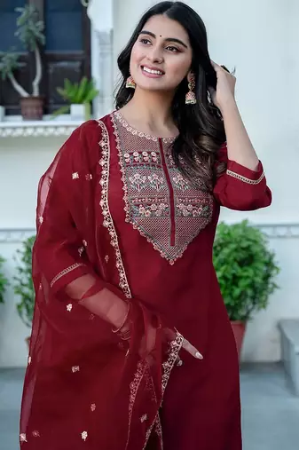 Women Floral Embroidered Kurta with Trousers & Dupatta