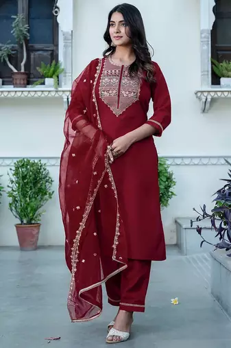 Women Floral Embroidered Kurta with Trousers & Dupatta