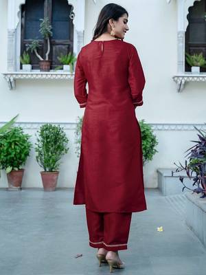 Women Floral Embroidered Kurta with Trousers & Dupatta 3