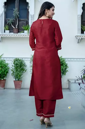 Women Floral Embroidered Kurta with Trousers & Dupatta