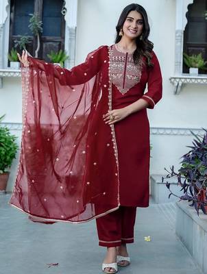 Women Floral Embroidered Kurta with Trousers & Dupatta 4
