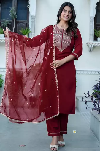 Women Floral Embroidered Kurta with Trousers & Dupatta