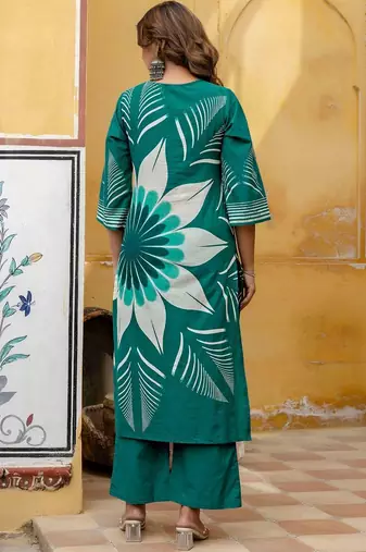 Women Floral Printed Regular Kurta with Palazzos & With Dupatta