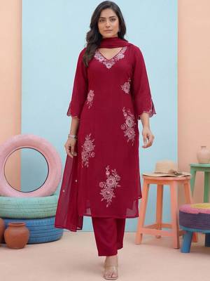 Women Floral Embroidered Regular Thread Work Kurta with Trousers & With Dupatta 1