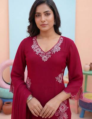 Women Floral Embroidered Regular Thread Work Kurta with Trousers & With Dupatta 4