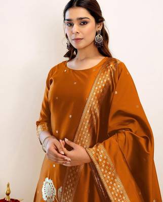 Women Ethnic Motifs Printed Regular Kurta with Trousers & With Dupatta 7