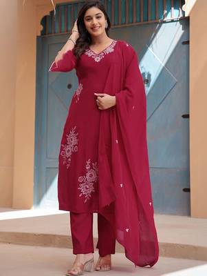Women Floral Embroidered Regular Thread Work Kurta with Trousers & With Dupatta 2