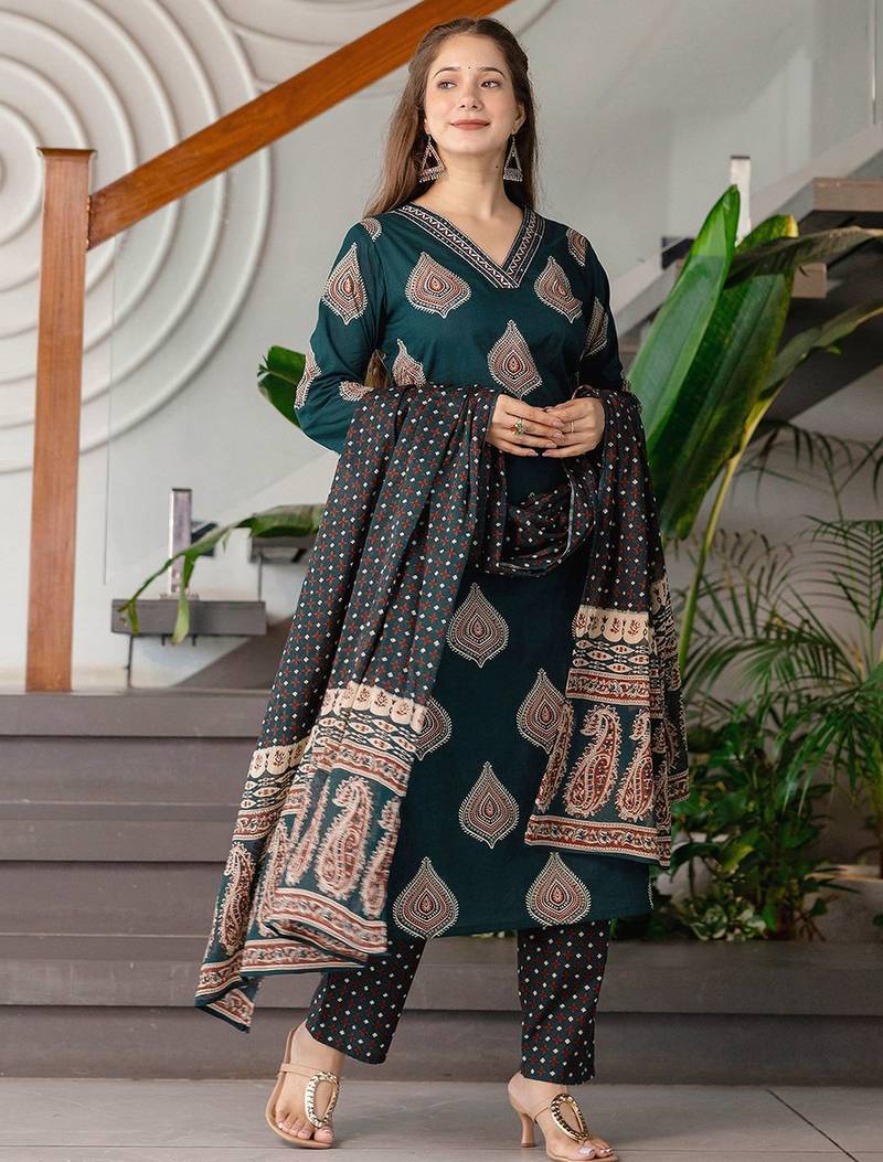 Women Ethnic Motifs Printed Regular Kurta with Trousers & Dupatta