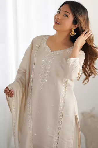 Women Ethnic Motifs Embroidered Kurta with Trousers & Dupatta