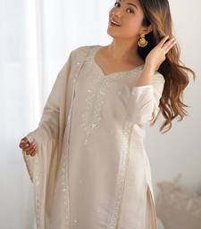 Women Ethnic Motifs Embroidered Kurta with Trousers & Dupatta