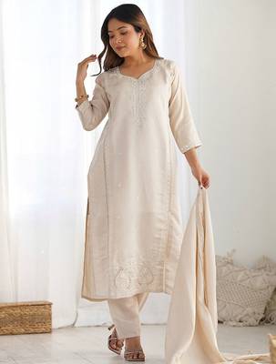 Women Ethnic Motifs Embroidered Kurta with Trousers & Dupatta 1