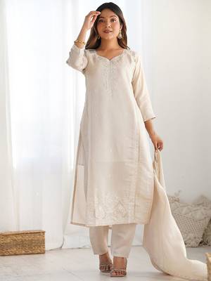 Women Ethnic Motifs Embroidered Kurta with Trousers & Dupatta 7