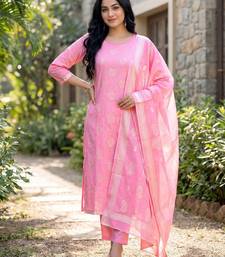 Women Ethnic Motifs Printed Regular Kurta with Trousers & With Dupatta