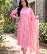 Women Ethnic Motifs Printed Regular Kurta with Trousers & With Dupatta
