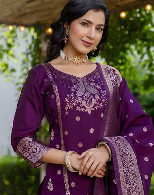 Women Woven Design Kurta with Trousers & Dupatta 2