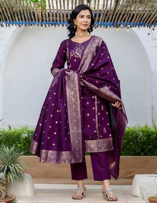 Women Woven Design Kurta with Trousers & Dupatta 6