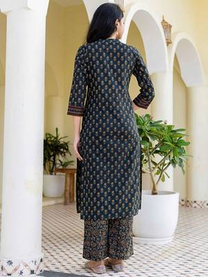 Women Ethnic Motifs Print Regular Kurta with Trousers & With Dupatta 3