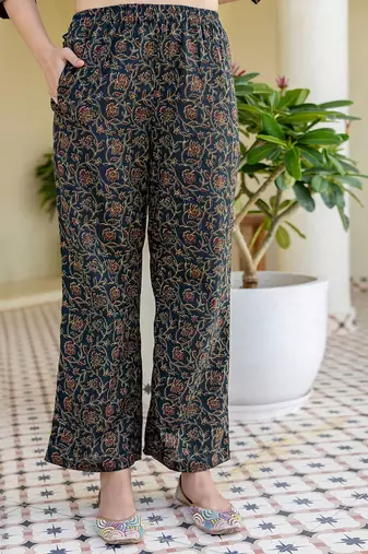 Women Ethnic Motifs Print Regular Kurta with Trousers & With Dupatta