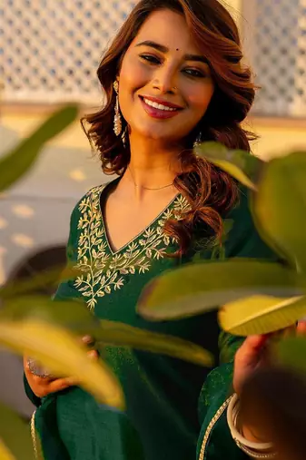Women Ethnic Motifs Embroidered Kurta with Trousers & With Dupatta