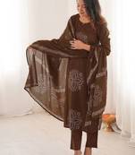 Women Ethnic Motifs Printed Regular Kurta with Trousers & With Dupatta