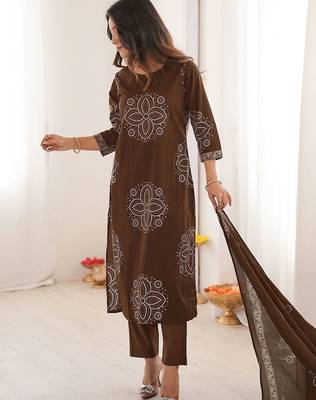 Women Ethnic Motifs Printed Regular Kurta with Trousers & With Dupatta 4
