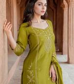 Women Floral Embroidered Regular Thread Work Kurta with Sharara & Dupatta