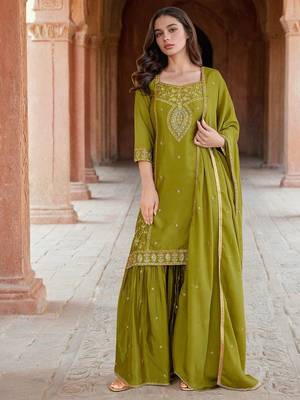 Women Floral Embroidered Regular Thread Work Kurta with Sharara & Dupatta 2