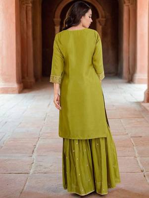 Women Floral Embroidered Regular Thread Work Kurta with Sharara & Dupatta 4