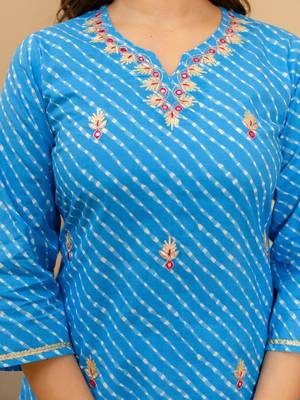 Women Leheriya Printed Kurta with Trousers & Dupatta 4