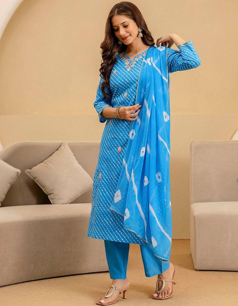 Women Leheriya Printed Kurta with Trousers & Dupatta