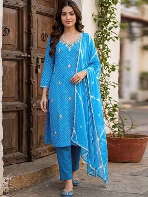 Women Printed Regular Thread Work Pure Cotton Kurta with Trousers & With Dupatta 1