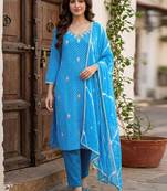 Women Printed Regular Thread Work Pure Cotton Kurta with Trousers & With Dupatta